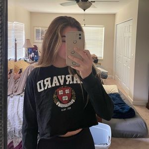 Medium black harvard cropped long sleeve tee
